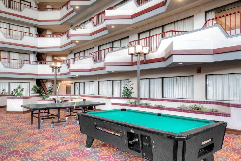 Howard Johnson By Wyndham Lima Ngoại thất bức ảnh